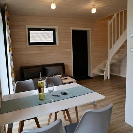 Comfortable House By The In * Stepnica